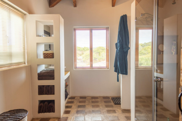 master bathroom 1, felicita farm for sale, stanford